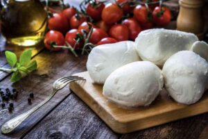 La mozzarella è uno dei latticini più amati