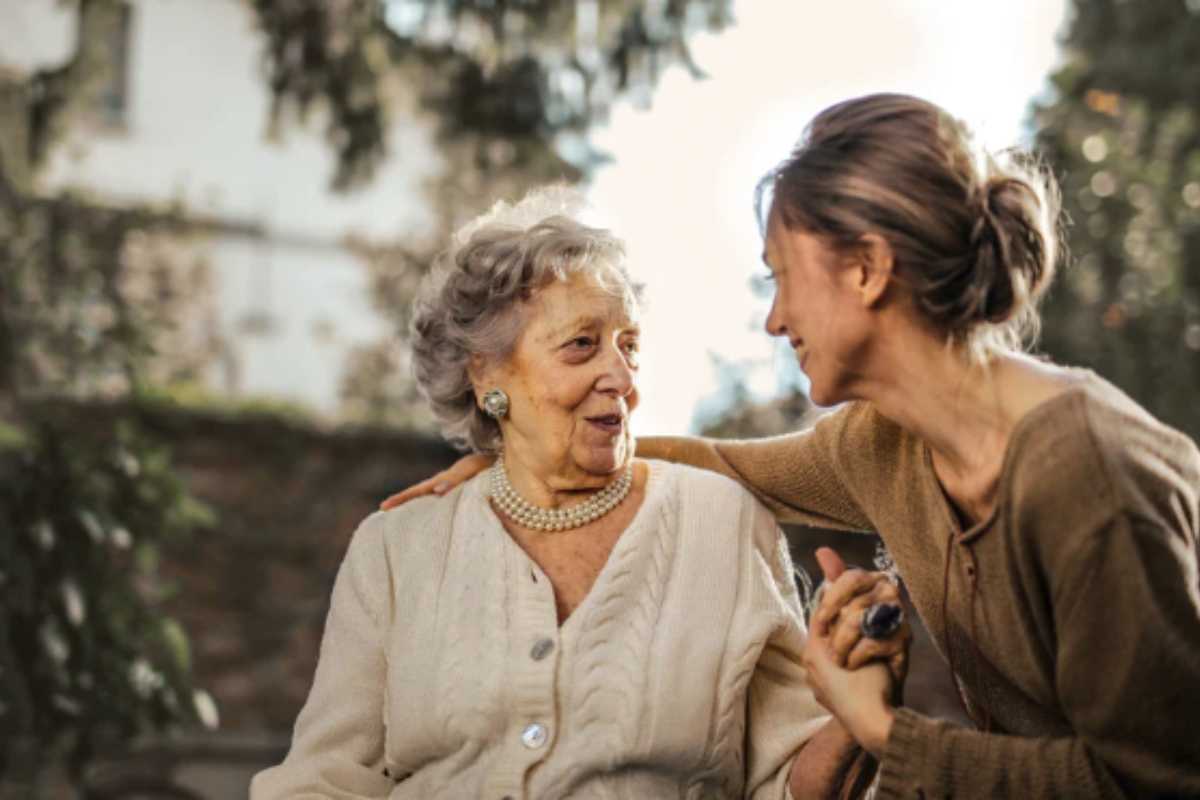 Al raggiungimento dei 67 anni, il beneficiario deve presentare una domanda per la pensione di vecchiaia